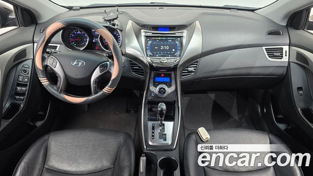 Hyundai AVANTE 2013 — photo 10