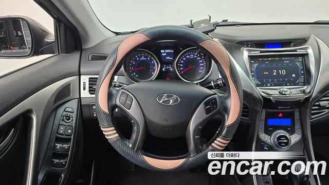 Hyundai AVANTE 2013 — photo 19