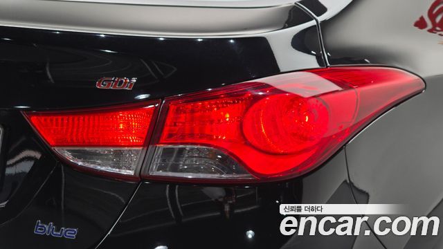 Hyundai AVANTE 2013 — photo 9