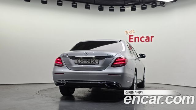 Mercedes-Benz E-Class 2017 — photo 4