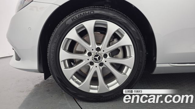 Mercedes-Benz E-Class 2017 — photo 5