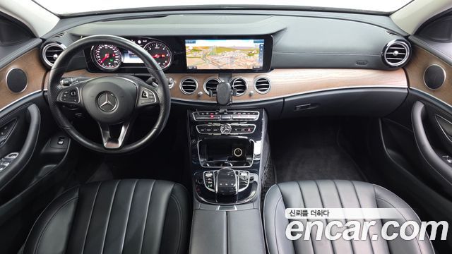 Mercedes-Benz E-Class 2017 — photo 7
