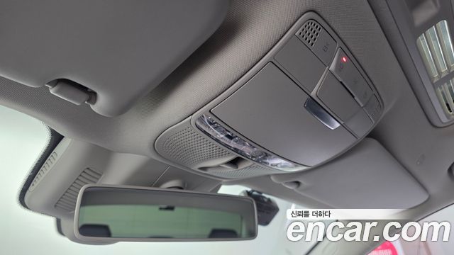 Mercedes-Benz E-Class 2017 — photo 17