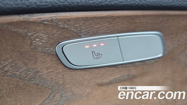 Mercedes-Benz E-Class 2017 — photo 18