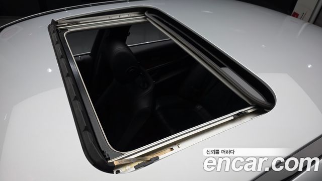 Mercedes-Benz E-Class 2017 — photo 19