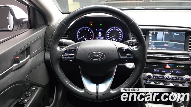 Hyundai AVANTE 2020 — photo 13
