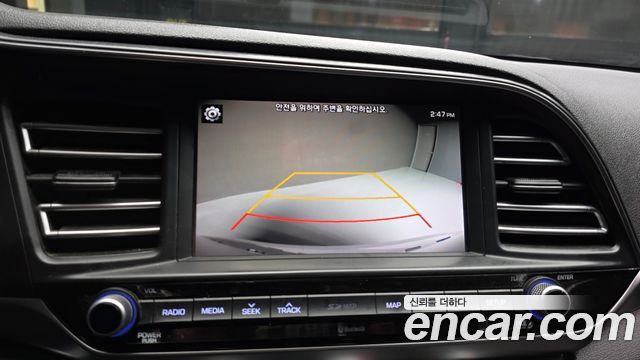 Hyundai AVANTE 2020 — photo 17
