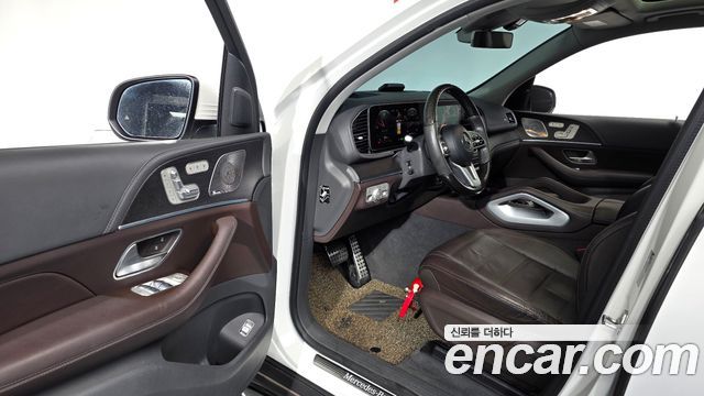 Mercedes-Benz GLS-Class 2020 — photo 13