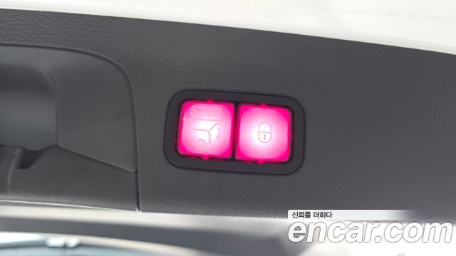 Mercedes-Benz GLS-Class 2020 — photo 23