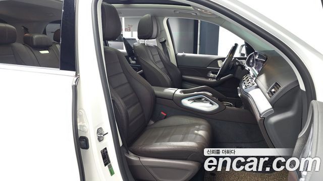 Mercedes-Benz GLS-Class 2020 — photo 16