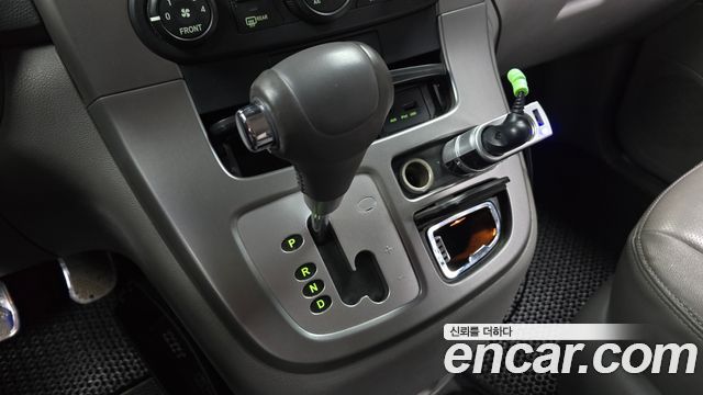 Kia Canival 2010 — photo 12