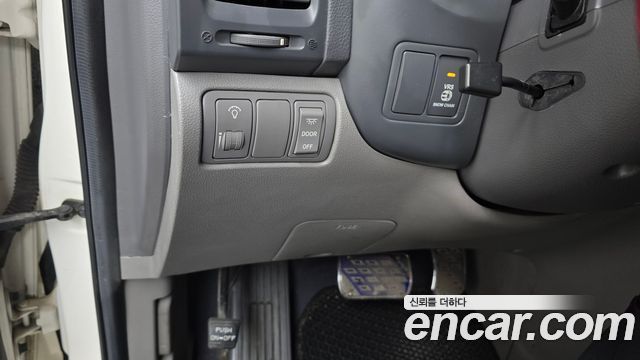 Kia Canival 2010 — photo 25