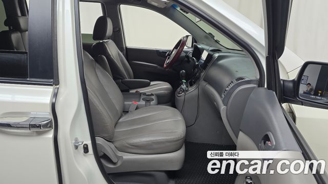 Kia Canival 2010 — photo 16