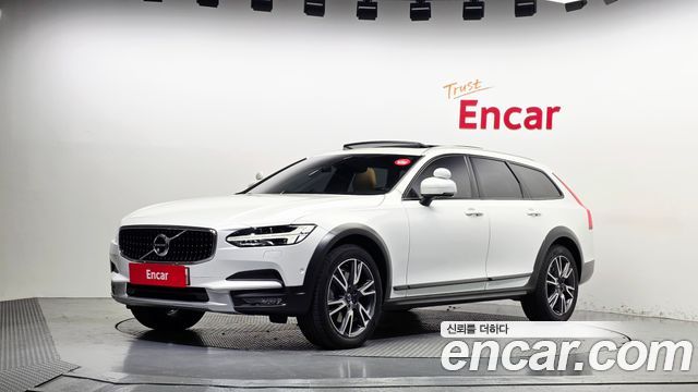 Volvo V90 2018 — photo 1