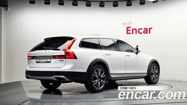 Volvo V90 2018 — photo 2