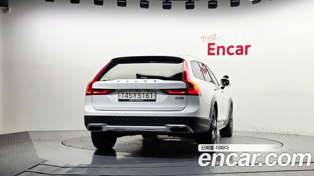Volvo V90 2018 — photo 4