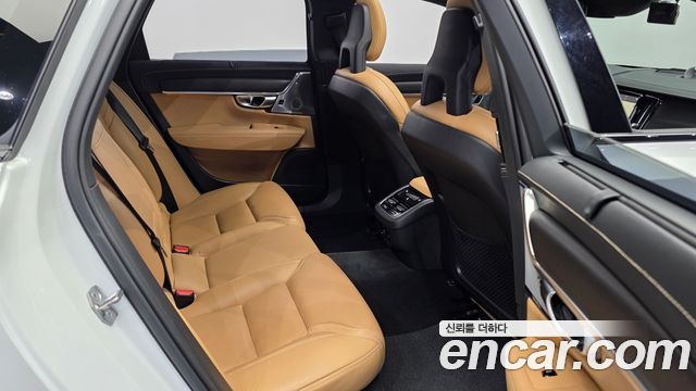 Volvo V90 2018 — photo 11