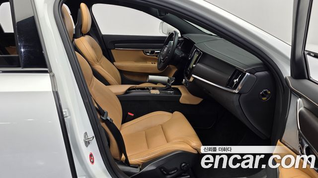 Volvo V90 2018 — photo 12