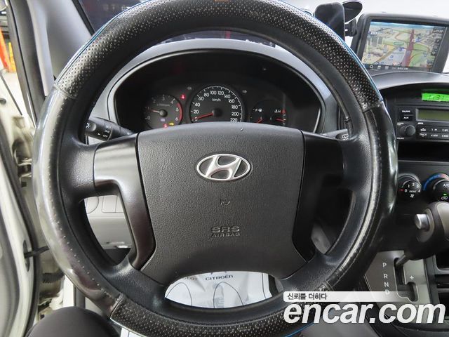 Hyundai Starex 2013 — photo 8