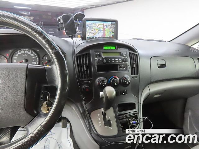 Hyundai Starex 2013 — photo 10