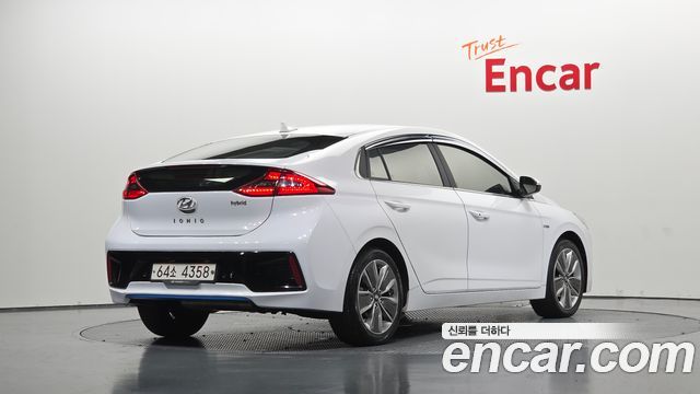 Hyundai Ioniq 2017 — photo 2