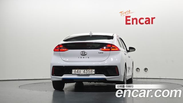 Hyundai Ioniq 2017 — photo 4