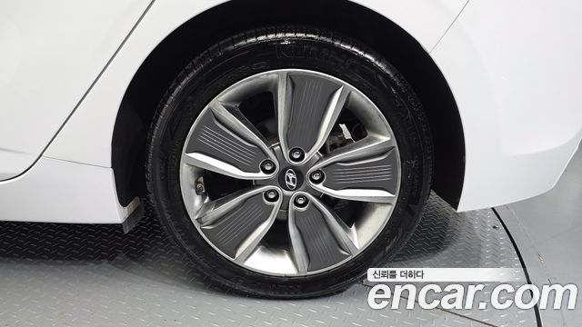 Hyundai Ioniq 2017 — photo 5