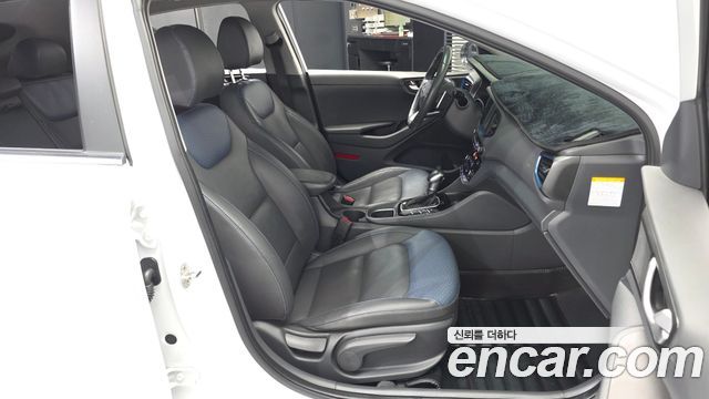 Hyundai Ioniq 2017 — photo 17