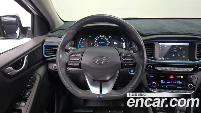 Hyundai Ioniq 2017 — photo 19