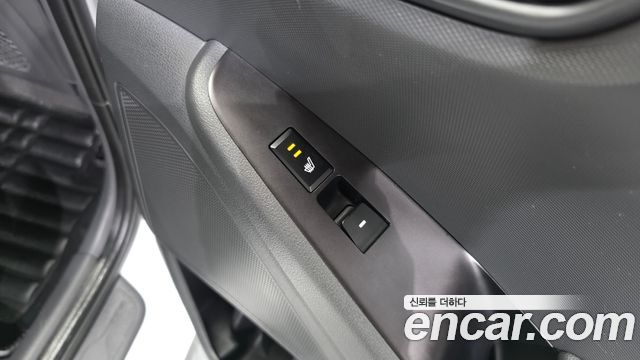 Hyundai Ioniq 2017 — photo 25