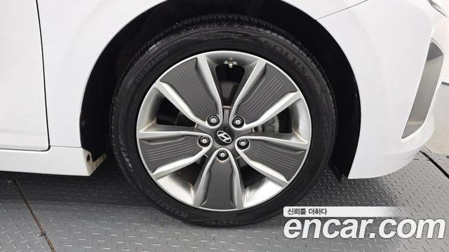 Hyundai Ioniq 2017 — photo 7