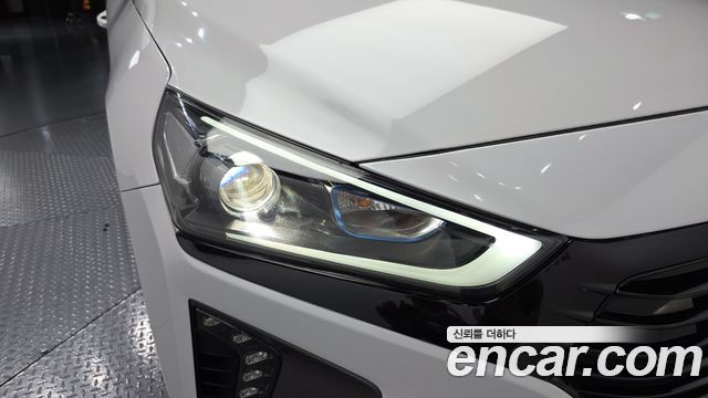Hyundai Ioniq 2017 — photo 8