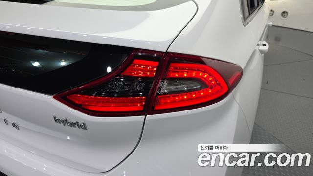 Hyundai Ioniq 2017 — photo 9