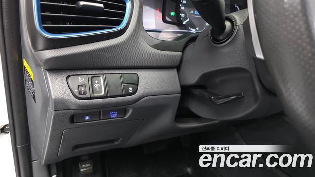 Hyundai Ioniq 2017 — photo 30