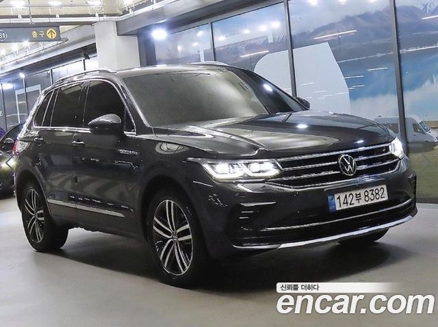 Volkswagen Tiguan 2022 — photo 1