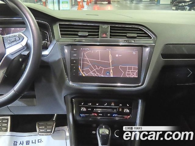 Volkswagen Tiguan 2022 — photo 11