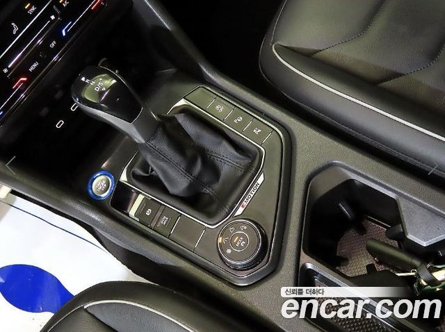 Volkswagen Tiguan 2022 — photo 12