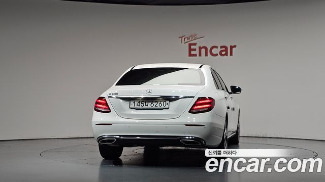 Mercedes-Benz E-Class 2019 — photo 4