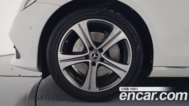 Mercedes-Benz E-Class 2019 — photo 5