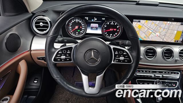 Mercedes-Benz E-Class 2019 — photo 19