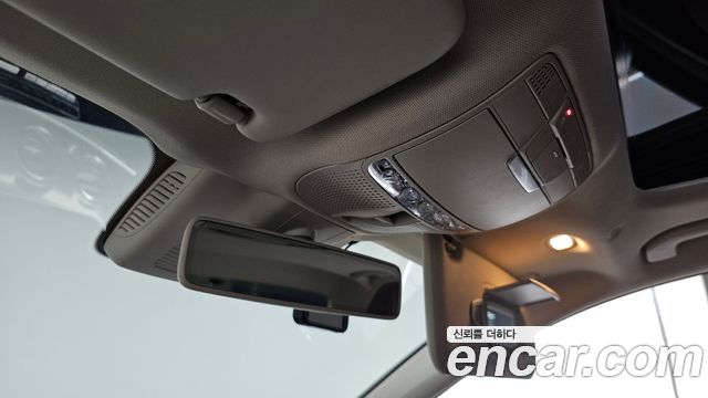 Mercedes-Benz E-Class 2019 — photo 23