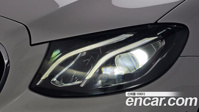 Mercedes-Benz E-Class 2019 — photo 8