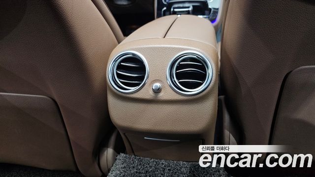 Mercedes-Benz E-Class 2019 — photo 32