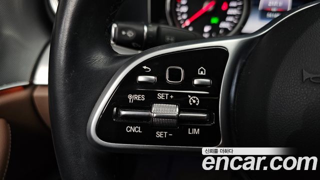 Mercedes-Benz E-Class 2019 — photo 33