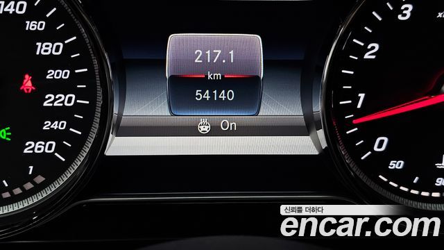 Mercedes-Benz E-Class 2019 — photo 34