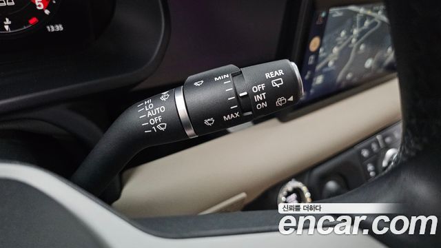 Land Rover Defender 2023 — photo 27