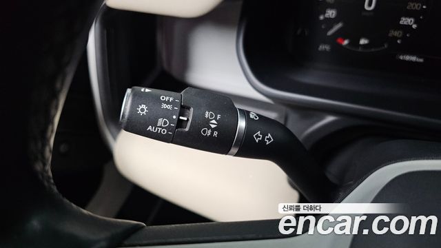 Land Rover Defender 2023 — photo 30