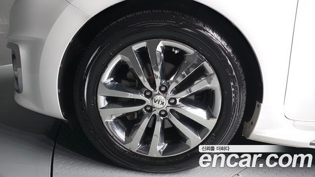 Kia Canival 2016 — photo 5