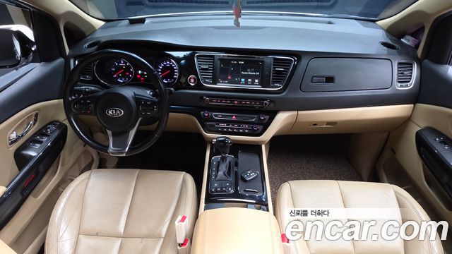 Kia Canival 2016 — photo 10