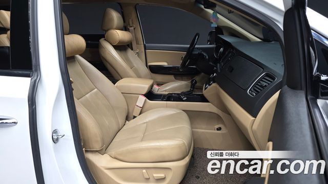Kia Canival 2016 — photo 17